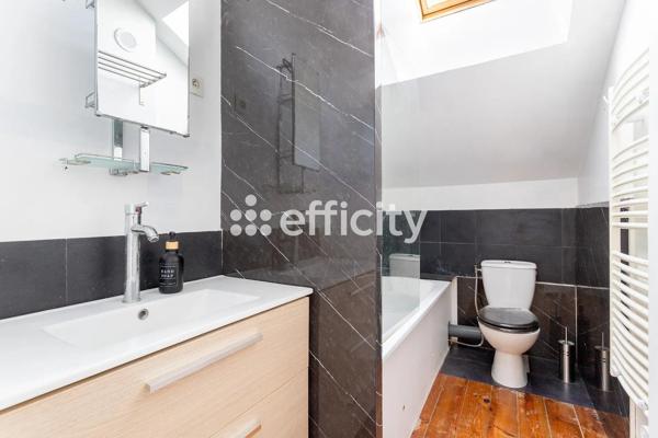 Loft
         2 pièces
        - 80 m² Exclusivité 172 000 € *