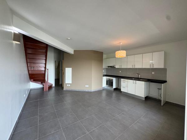 Appartement T2 mezzanine NON MEUBLE VUE MER