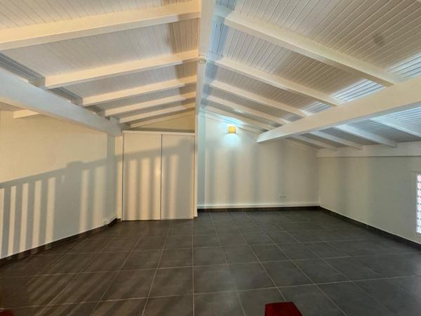 Appartement T2 mezzanine NON MEUBLE VUE MER