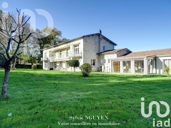 Maison à vendre 12 pièces 486 m² La Couronne