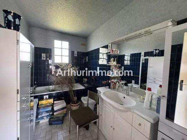 Vente                                                      Maison
                        
                     4 pièces                      93 m2                     à Montivilliers