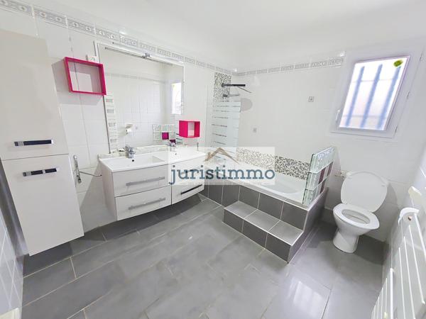 Camaret-sur-Aigues (84850) VILLA dans lotissement calme avec 4 chambres piscine et garage