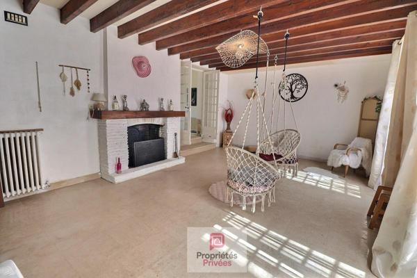 Maison de ville comprenant 2 habitations - nombreuses chambres - garage en sous sol - cellier - cabanon de jardin en parpaing -