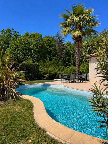 VILLENEUVE SUR LOT (47) Belle maison familiale avec piscine – 4 chambres