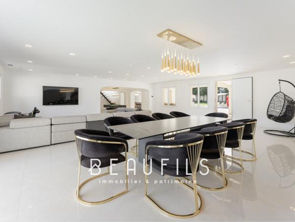 Saint-Gilles (30800) Exclusivité - Petite Camargue - Mas néo-provençal de 400m² - Terrain 2000m²
