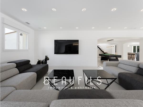 Saint-Gilles (30800) Exclusivité - Petite Camargue - Mas néo-provençal de 400m² - Terrain 2000m²