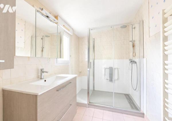 Quimper centre-ville  - À deux pas de la gare, une maison au cœur de la vie urbaine
