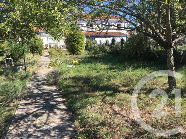 Maison à vendre  4 pièces - 68 m 2   ROCHEFORT  - 17