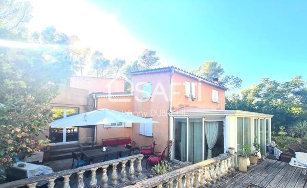 PIGNANS - MAISON DE 220M2, 3 LOGEMENTS DISTINCTS, GARAGE, TERRASSE, FORAGE, TERRAIN CLÔTURÉ DE 3900M2