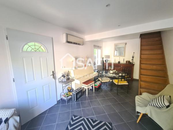 PIGNANS - MAISON DE 220M2, 3 LOGEMENTS DISTINCTS, GARAGE, TERRASSE, FORAGE, TERRAIN CLÔTURÉ DE 3900M2