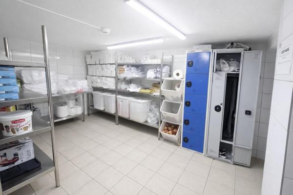 Emplacement N°1 puces St Ouen - Forte rentabilité