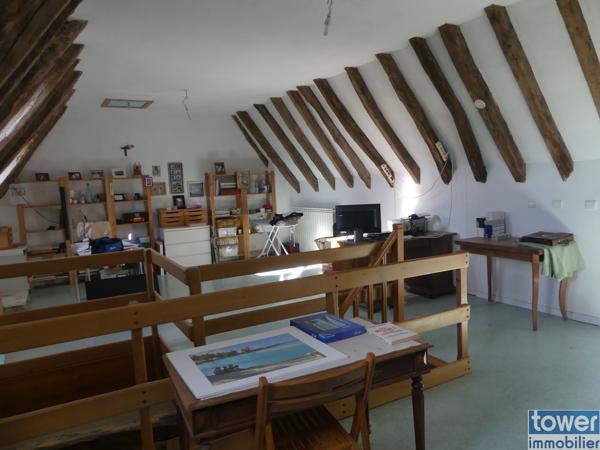 Propriete
                                                                                                                                                                                                                                                                                                                        32 pièce(s)                                                                                                                                                                                                          25 chambre(s)                                                                                                                                                                                                          830  m²