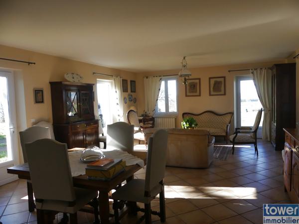 Propriete
                                                                                                                                                                                                                                                                                                                        32 pièce(s)                                                                                                                                                                                                          25 chambre(s)                                                                                                                                                                                                          830  m²