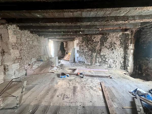 Maison avec fort potentiel Tocane St Apre 104 m2