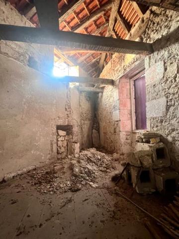 Maison avec fort potentiel Tocane St Apre 104 m2