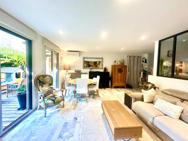 Marseille 8ème, Saint Anne, T4 Traversant de 84m2 + Jardin-terrasse de 40m2+ Atelier + Cave