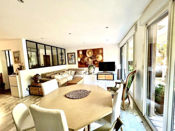 Marseille 8ème, Saint Anne, T4 Traversant de 84m2 + Jardin-terrasse de 40m2+ Atelier + Cave