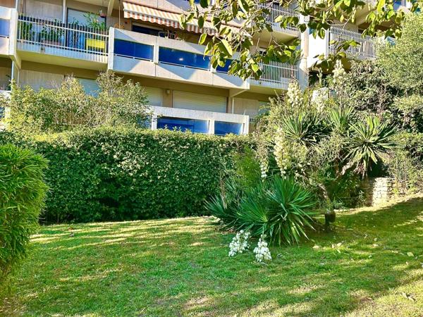 Marseille 8ème, Saint Anne, T4 Traversant de 84m2 + Jardin-terrasse de 40m2+ Atelier + Cave