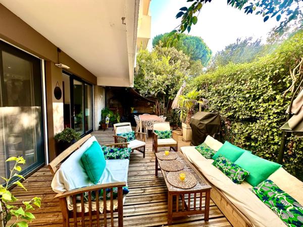 Marseille 8ème, Saint Anne, T4 Traversant de 84m2 + Jardin-terrasse de 40m2+ Atelier + Cave