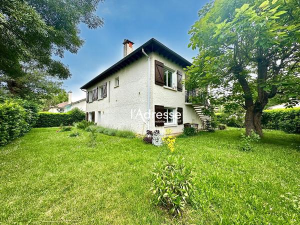 Plaisance du Touch (Hyper centre), Maison T5 de 115 m² avec un grand garage de 90m² sur un jardin arboré de 643m² au Calme