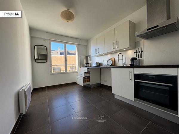 Appartement T4- Nantes GRASLIN -79 m2/balcon/Parking,  
Nantes 44100