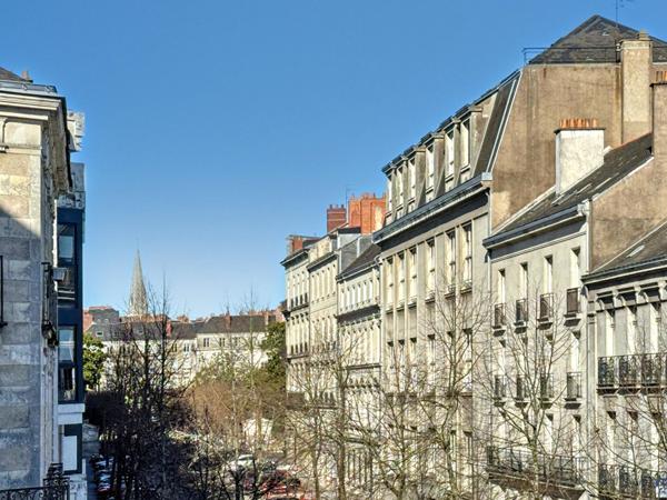 Appartement T4- Nantes GRASLIN -79 m2/balcon/Parking,  
Nantes 44100