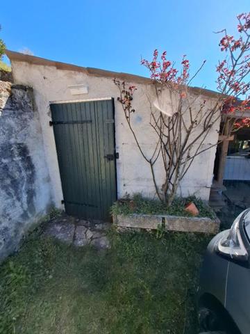 Maison de village 110 m² avec jardin de 265 m², garage et parking privé  Aurel