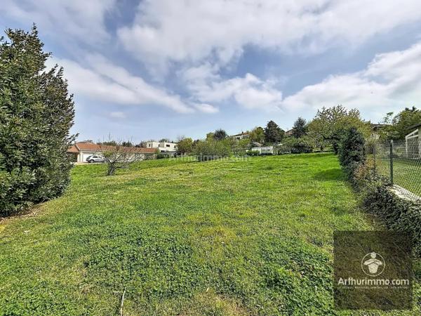 Vente Terrain 820 m2 à Commelle-Vernay