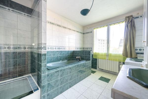 MAISON FAMILIALE ET LUMINEUSE DE 136M² - PROCHE CENTRE HERBLAY SUR SEINE,