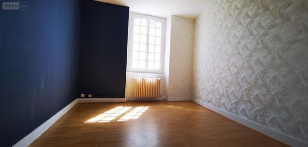 Local mixte (Pro/Hab) à vendre à Langres en Haute-Marne (52200), ref : SGAUR114660