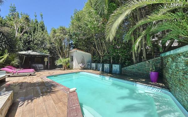 Maison à vendre    10 pièces • 301 m2 Biarritz