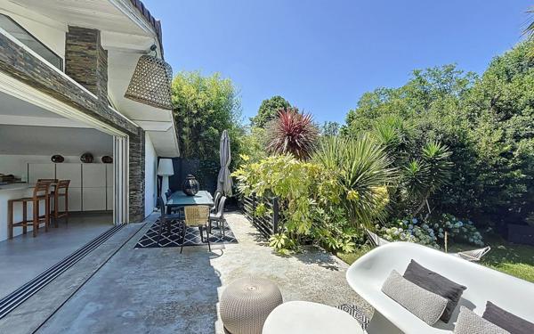 Maison à vendre    10 pièces • 301 m2 Biarritz