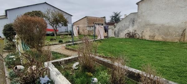 Maison à vendre 10 pièces SAINT GENEROUX (79)