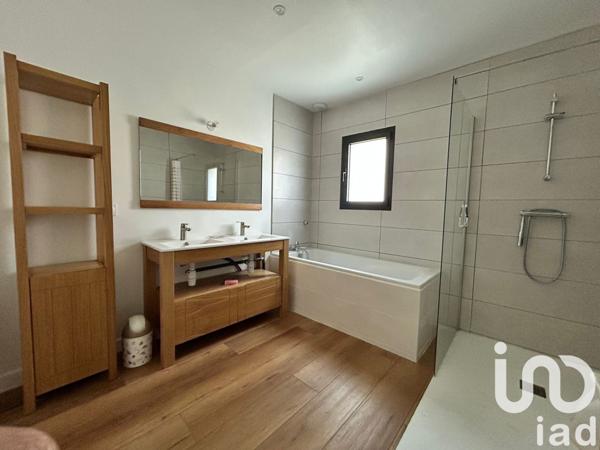 Maison à vendre 10 pièces 203 m² Saint-Julien-en-Born