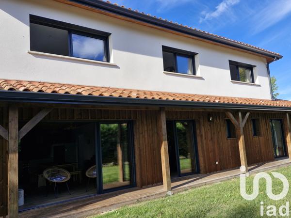 Maison à vendre 10 pièces 203 m² Saint-Julien-en-Born