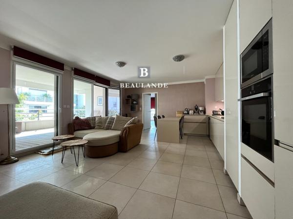LA BAULE- CENTRE - T3 AVEC TERRASSE, GARAGE ET CAVE, La baule escoublac 44500