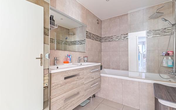 Appartement à vendre    4 pièces • 80 m2 Le Pré-Saint-Gervais