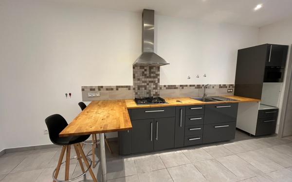 Appartement à louer    2 pièces •  Castries