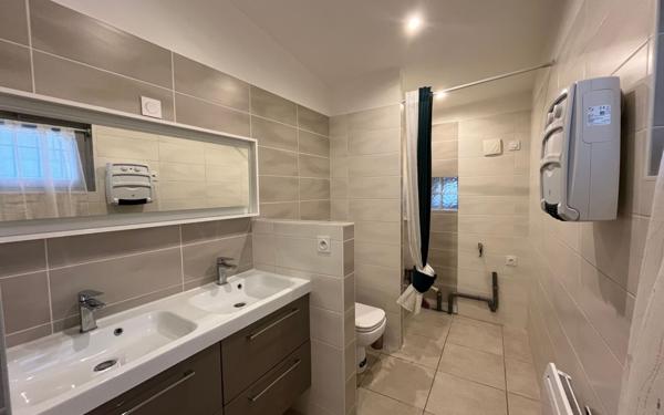 Appartement à louer    2 pièces •  Castries