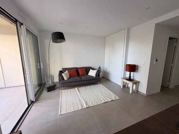 APPARTEMENT T2 A LOUER - ST DIDIER AU MONT D OR Centre et Sud Est 49.52 m 2 1 200 € charges comprises par mois