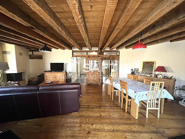Duplex unique 150m2 dans tour historique !