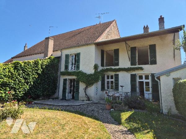 AUTET, ensemble immobilier composé d'une maison et d'un appartement actuellement loué.