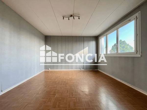 Location Appartement 4 pièces 73 m² - 2 ET 4 RUE ALBERT VEILLON Cholet 49300