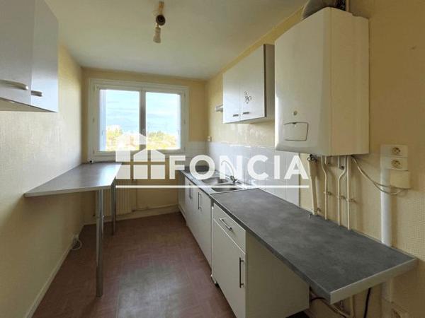 Location Appartement 4 pièces 73 m² - 2 ET 4 RUE ALBERT VEILLON Cholet 49300