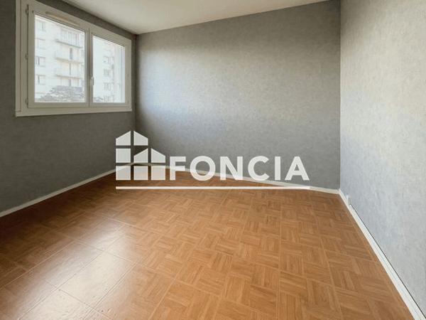 Location Appartement 4 pièces 73 m² - 2 ET 4 RUE ALBERT VEILLON Cholet 49300