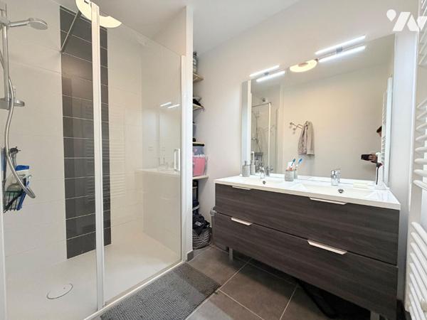 CHARMANT TYPE 3 à LA COURROUZE !