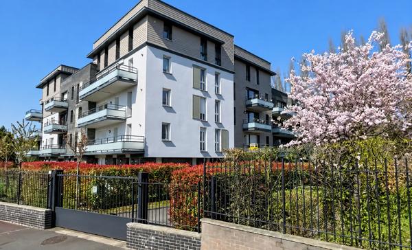 MARCQ-EN-BAROEUL - T3 avec balcon et place de parking