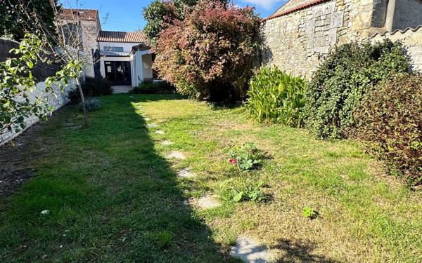 Maison à vendre    5 pièces •  Rochefort