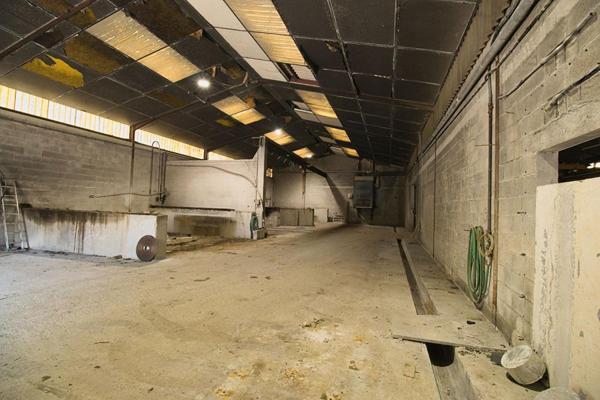 LOCAL D'ACTIVITE, ENTREPOTS sur  3,6 hectares - Ancien site granitier