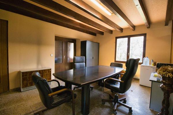 LOCAL D'ACTIVITE, ENTREPOTS sur  3,6 hectares - Ancien site granitier